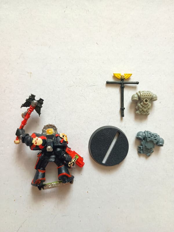 Warhammer 40k Space Marines Chaplain metal figurine