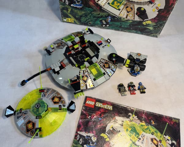 LEGO Set 6975 Alien Avenger UFO