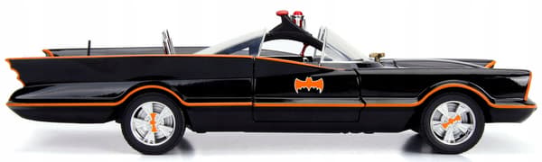 BATMAN BATMOBILE WITH LIGHTS AND JADA FIGURES