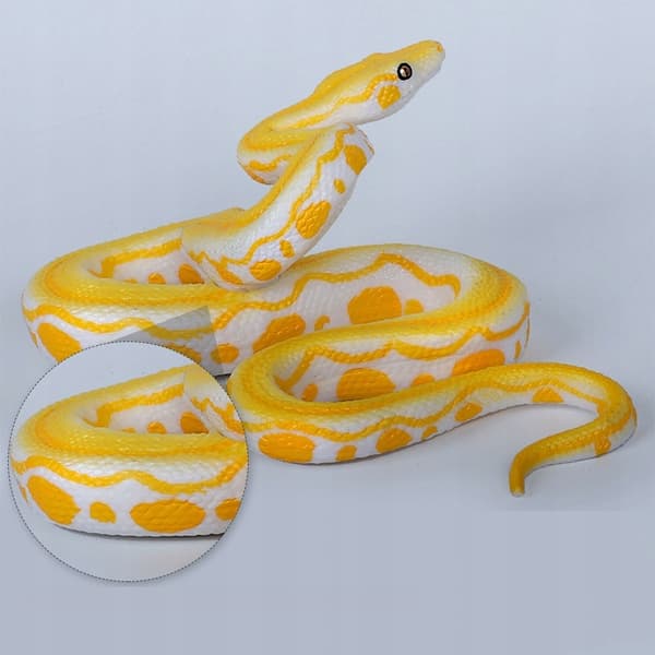 FAKE SNAKE FIGURINES
