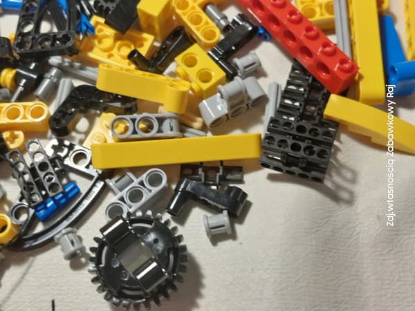 LEGO 9391 Crawler Crane (Tracked Crane)