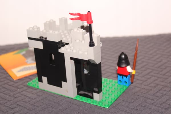 LEGO CASTLE 6036 INSTRUCTIONS: Skeleton Surprise SET