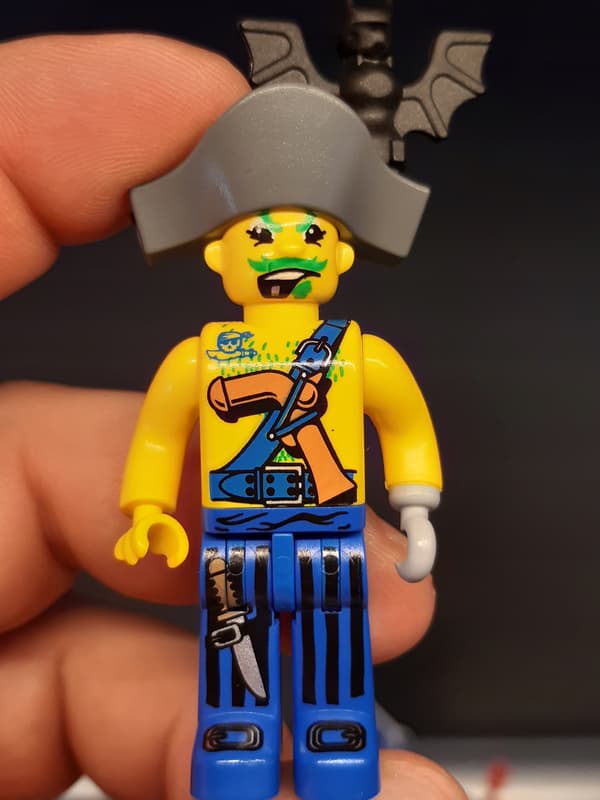 LEGO Pirates 7072 Kragg’s Pirate Boat