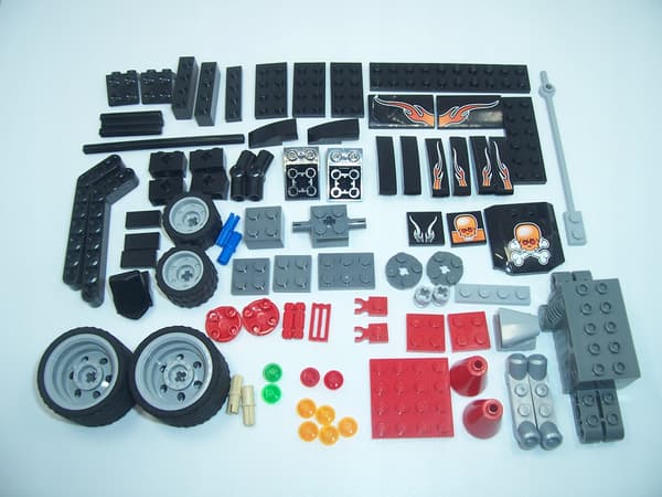 Second-hand LEGO Racers 8164 Extreme Wheelie, pull-back car
