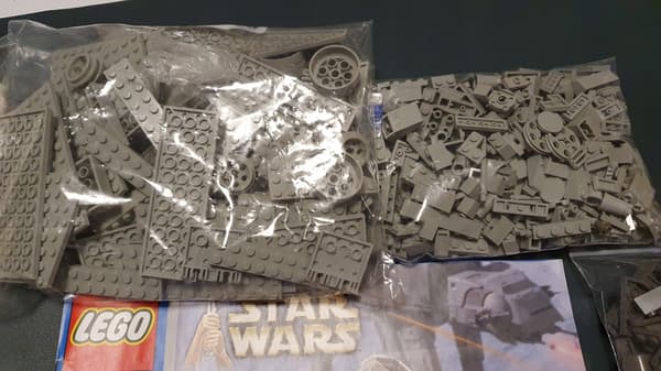 LEGO Star Wars 10129 Rebel Snowspeeder – UCS