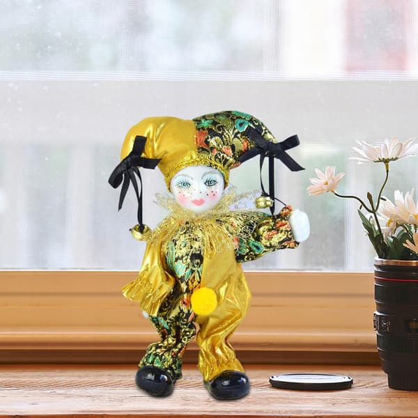 The Triangel doll can sit and stand