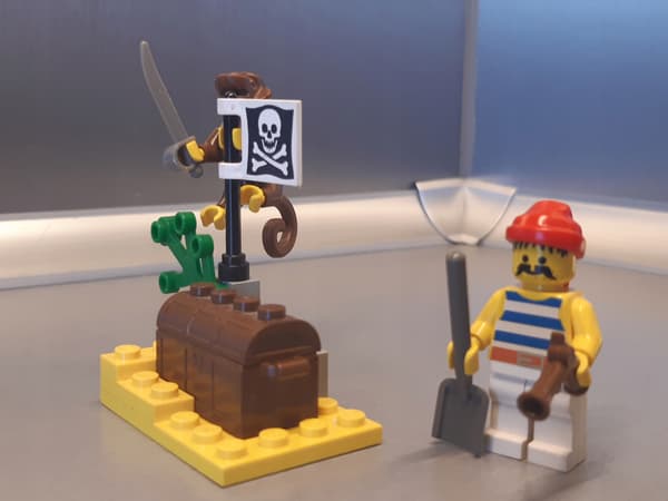 LEGO Pirates 6235 Buried Treasure