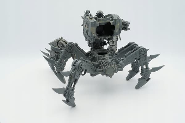Warhammer 40k Chaos Space Marines Defiler plastic figurine