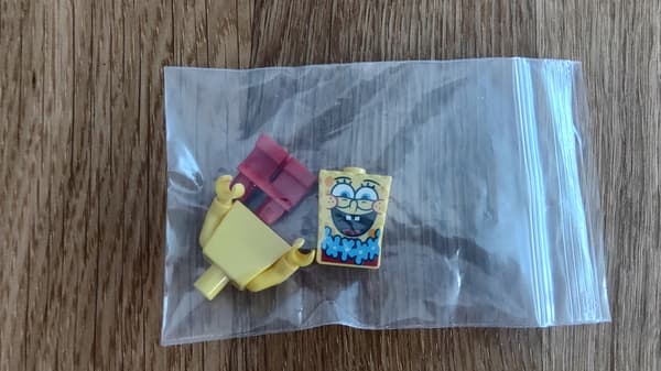 Lego SpongeBob bob036 SpongeBob Blue Lei. New.