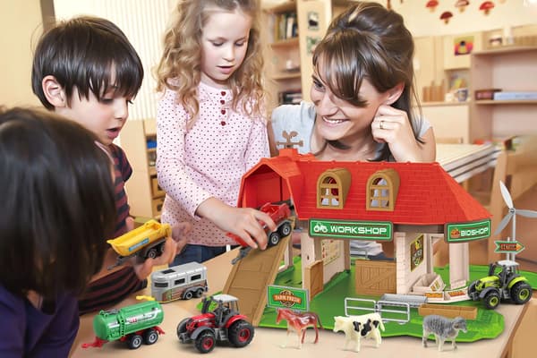 Mamido Farm Set with a tractor and animals