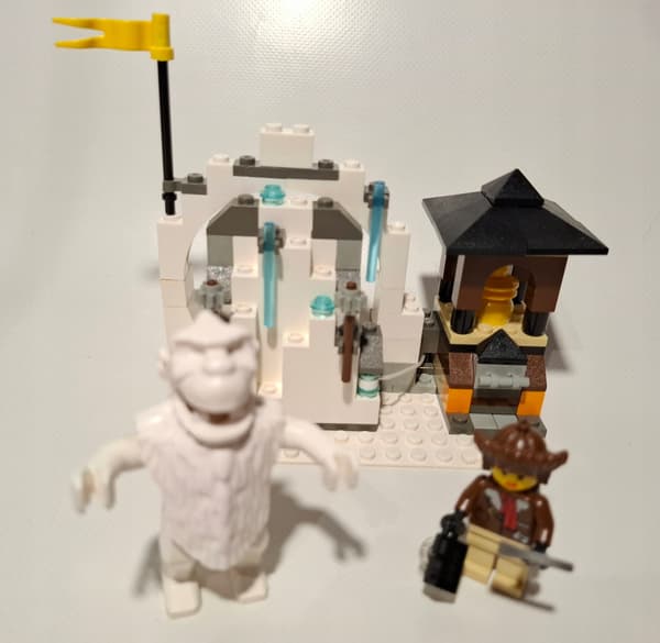 LEGO Orient Expedition: 7412 – The Yeti’s Hideout