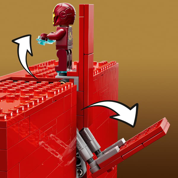 LEGO Marvel 76313 MARVEL Logo and minifigures