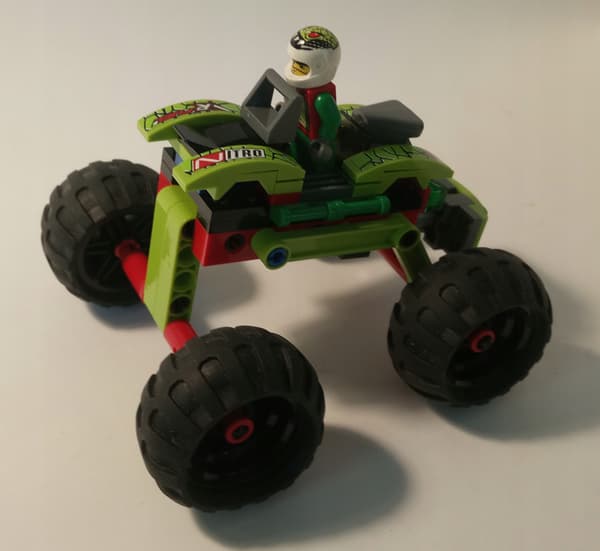 LEGO Racers: 9095 – Nitro Predator