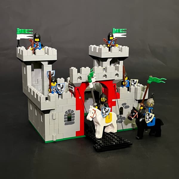 6073 LEGO Knights’ Castle