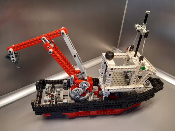LEGO Technic 8839 SUPPLY SHIP