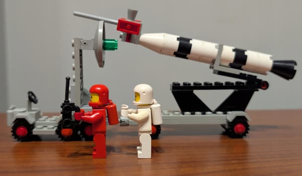 Lego 897 Mobile Rocket Launcher