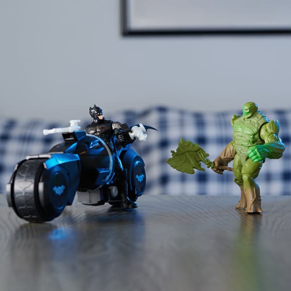 BATMAN MOTOR WITH A 10 CM FIGURINE