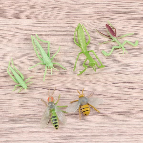 22 PLASTIC TOYS – COLOURFUL ARTIFICIAL INSECT MODELS FOR CHILDREN