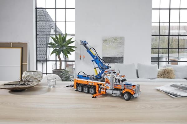 LEGO Technic 42128 Heavy-duty breakdown lorry