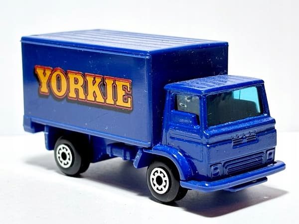 MATCHBOX – DODGE DELIVERY TRUCK (B8)