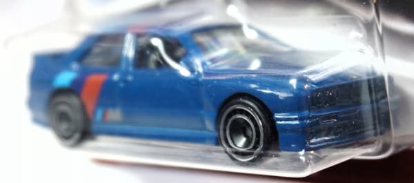 HOT WHEELS 92 BMW M3 MODERN CLASSIC UNIQUE 2017 NEW MODEL + PROTECTOR
