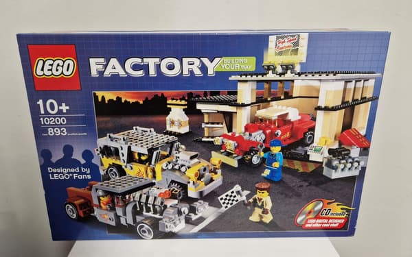 LEGO City 10200 Custom Car Garage