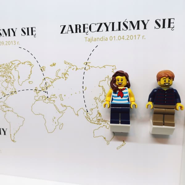 WEDDING FRAME: WORLD MAP WITH LEGO FIGURES