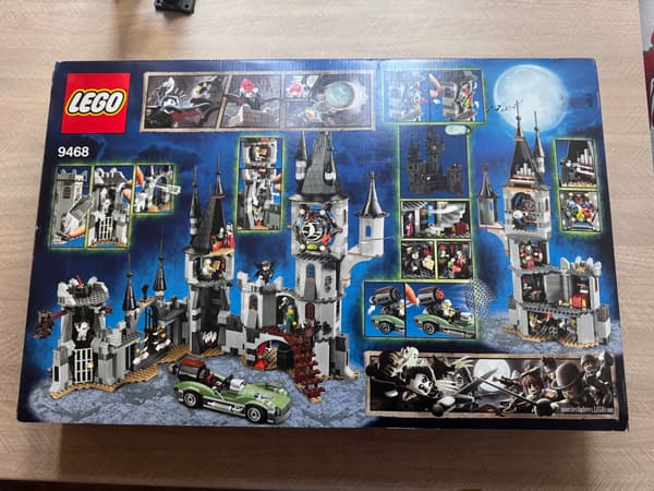 LEGO 9468 Monster Fighters Vampire Castle – Vampyre Castle