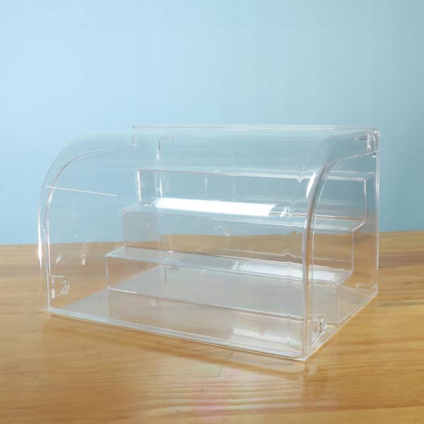 Acrylic display box to protect the stand. Wide opening. Locking mechanism. Fully visible display.