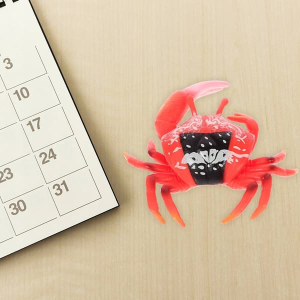 A CREATIVE CRAB FIGURINE, PERFECT AS A GIFT OR DECORATION