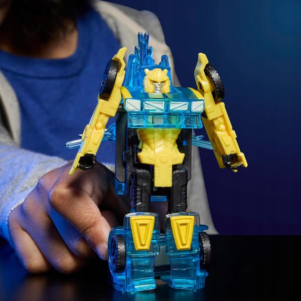 HASBRO Transformers Cyberworld Energon Surge Bumblebee Figure