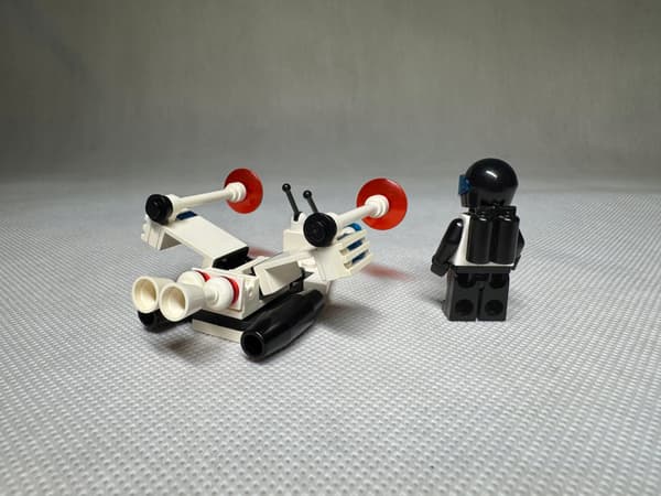 6810 LEGO Little Spaceship
