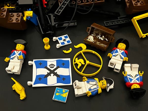 6274 LEGO Governor Broadside’s Ship