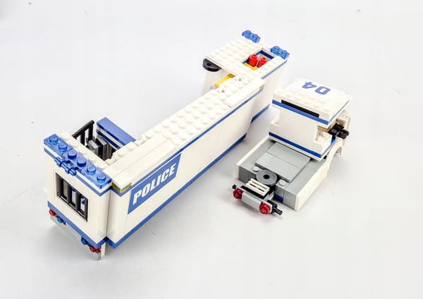 LEGO City Elements: Police Lorry with Command Centre Trailer
