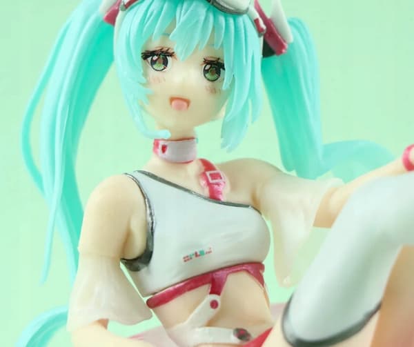 Hatsune Miku Aqua Float 18cm – a beautiful figurine with a stand