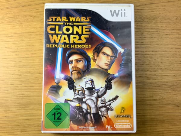 STAR WARS CLONE WARS disc in very good+ condition, with Wii instructions