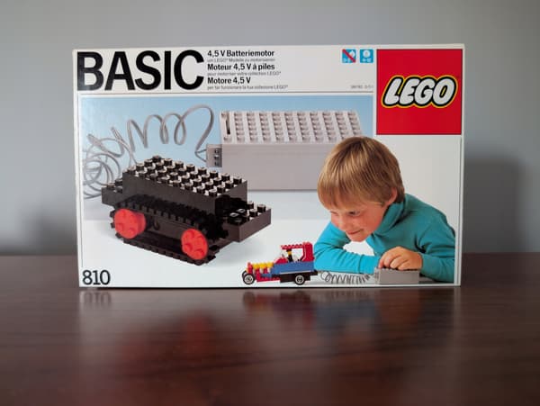 Lego 810 Basic Set with a Motor
