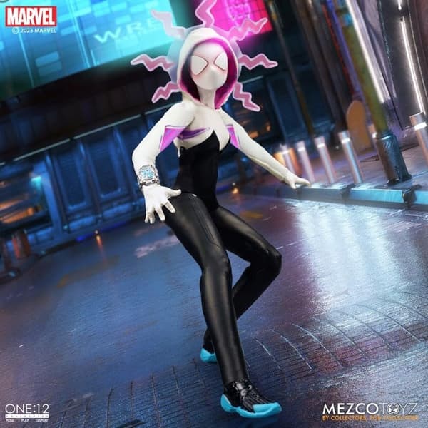 Mezco Toys – 1/12 scale Marvel action figure