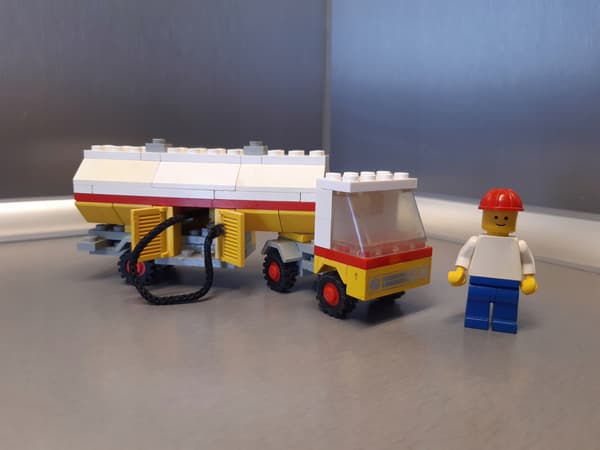 LEGO 671 Shell Fuel Pumper