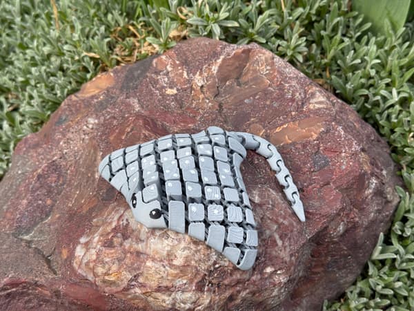 3D stingray – a segmented, movable, flexible figurine, a stress-relief gadget