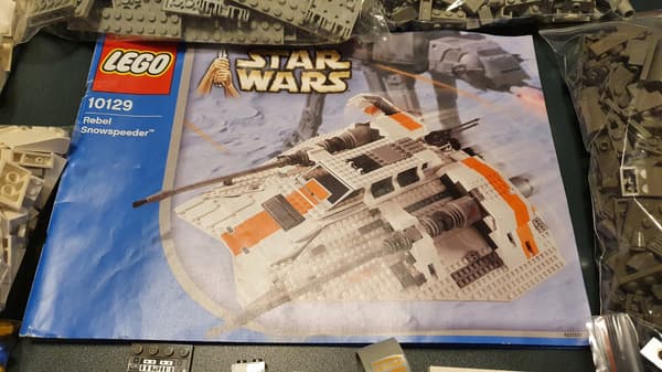 LEGO Star Wars 10129 Rebel Snowspeeder – UCS