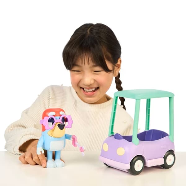 Moose Toys Bluey Chat Mates Grannies Car Interactive Figure Set