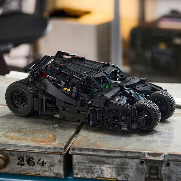 LEGO Technic 42239 Batmobile Tumbler