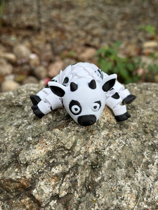 Krówka, 3D cow – segmented, movable figurine, stress reliever, novelty item