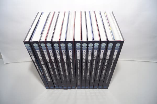 Crisis on Infinite Earths Box Set COMICS