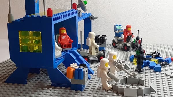 LEGO Classic Space Command Centre 493-1