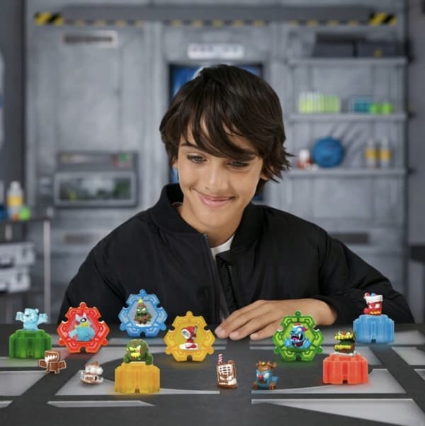MR BEAST ADVENT CALENDAR – MR BEAST LAB SWARMS FIGURINES