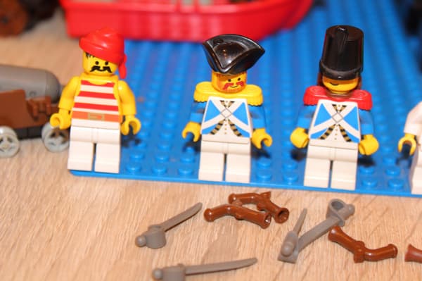 LEGO PIRATES ISLANDERS 6273-3 SET