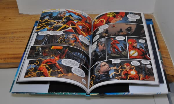 BDB – Batman/The Flash: The Button Deluxe Edition HC (English)