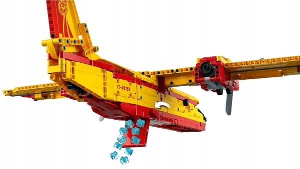 LEGO Technic Firefighting Plane – Flying Fire Brigade 42152
